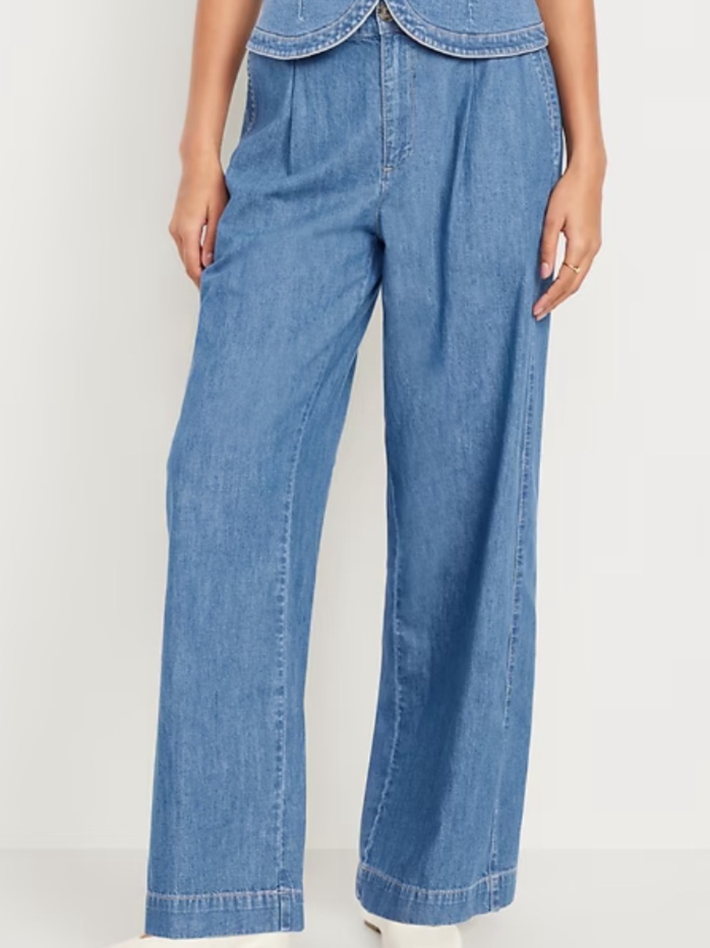 Old Navy Relaxed Wide-Leg Jeans in Blue